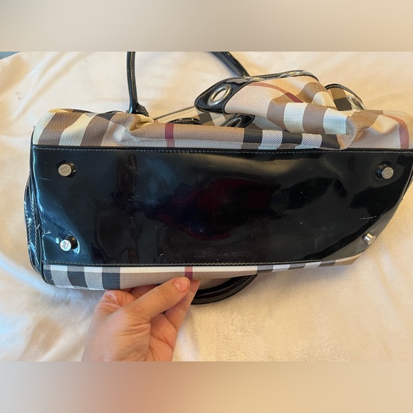 Authentic Burberry Purse - Picture 4 of 13